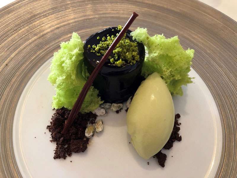 Bitter chocolate and pistachio delice