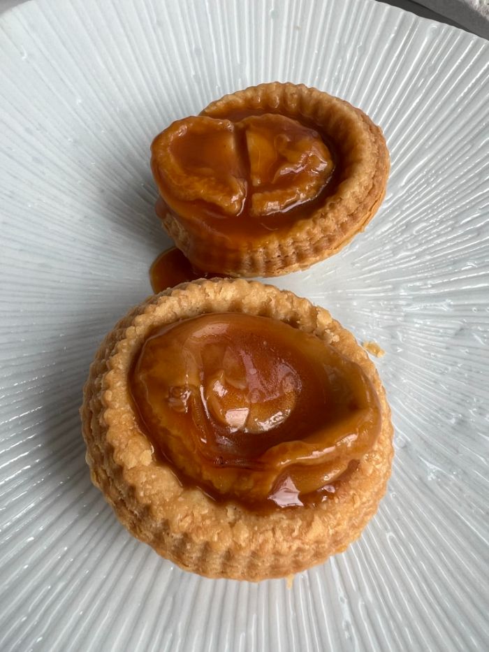 Abalone flaky tart with aged balsamic vinegar Abalone flaky tart with aged balsamic vinegar