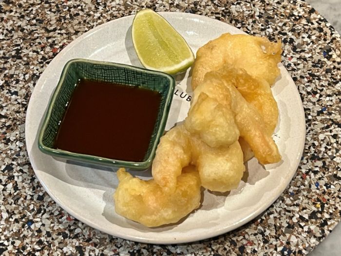 Tempura king prawns with a sriracha dipping sauce Tempura king prawns with a sriracha dipping sauce
