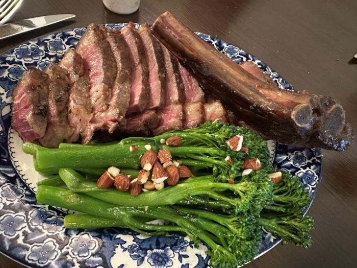 Main course of salt-aged rib of Hereford beef Main course of salt-aged rib of Hereford beef