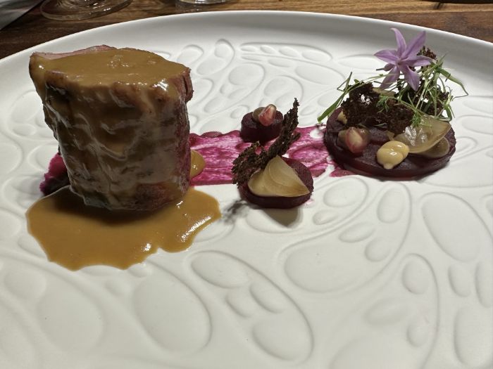 Iberian sirloin of pork, served with beetroot Iberian sirloin of pork, served with beetroot
