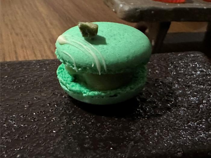 Petit fours pistachio macaron Petit fours pistachio macaron
