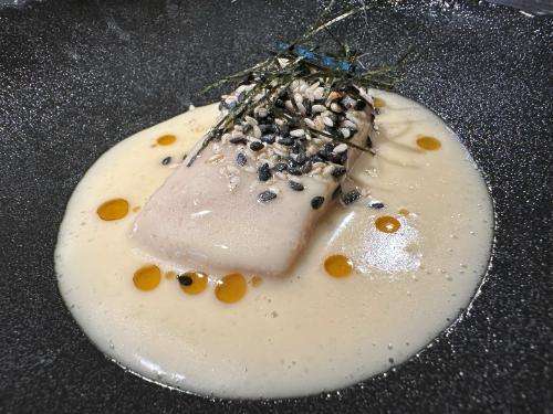 Hamachi, sesame