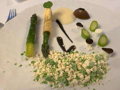 Cambridge asparagus with truffle Cambridge asparagus with truffle