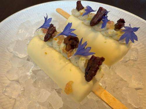 Lavender, citrus, vanilla, pecan