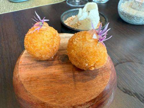 Roast lamb dinner canape