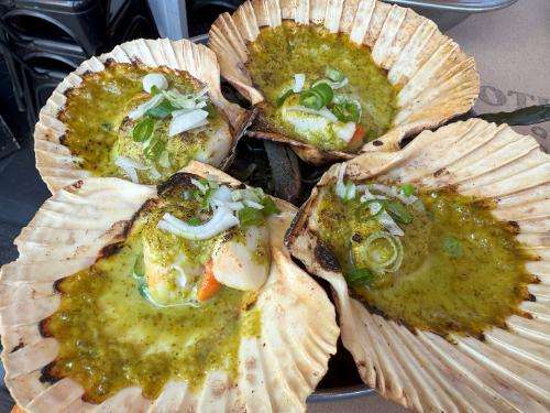 Scallops, Thai marinade, spring onion