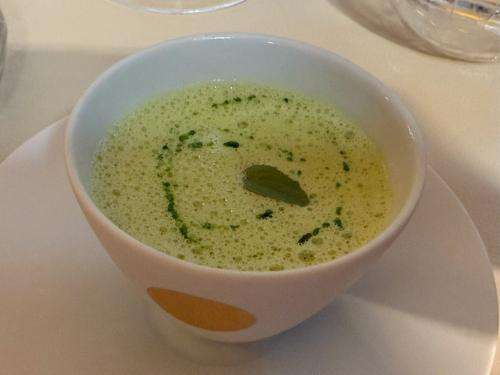 “Soup and scones” – pea and mint soup