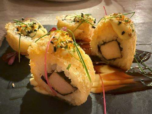 Fried chicken roll maki teriyaki Fried chicken roll maki teriyaki