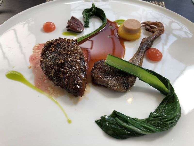 The squab pigeon breast and leg The squab pigeon breast and leg