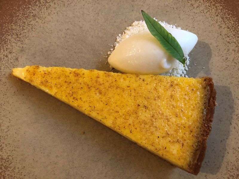 Dessert of custard tart